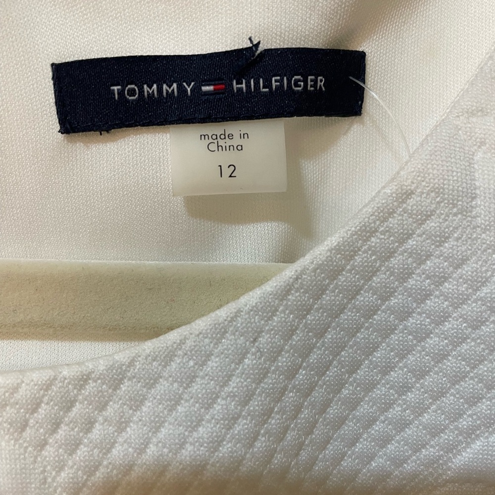 Tommy Hilfiger White Textured Sheath Dress Size 12 🤍✨ Gold Logo Zip - Picture 2 of 5